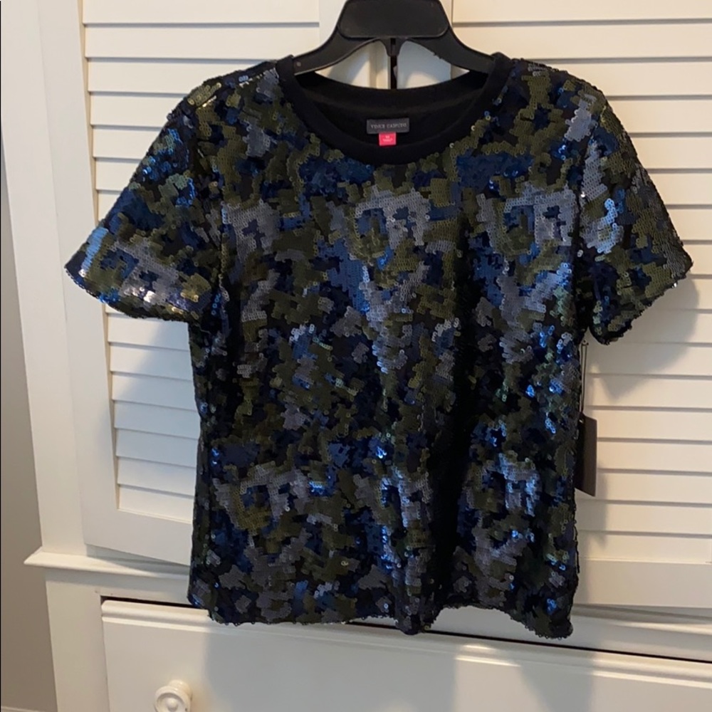 Vince Camuto Camo sequin top size medium NWT